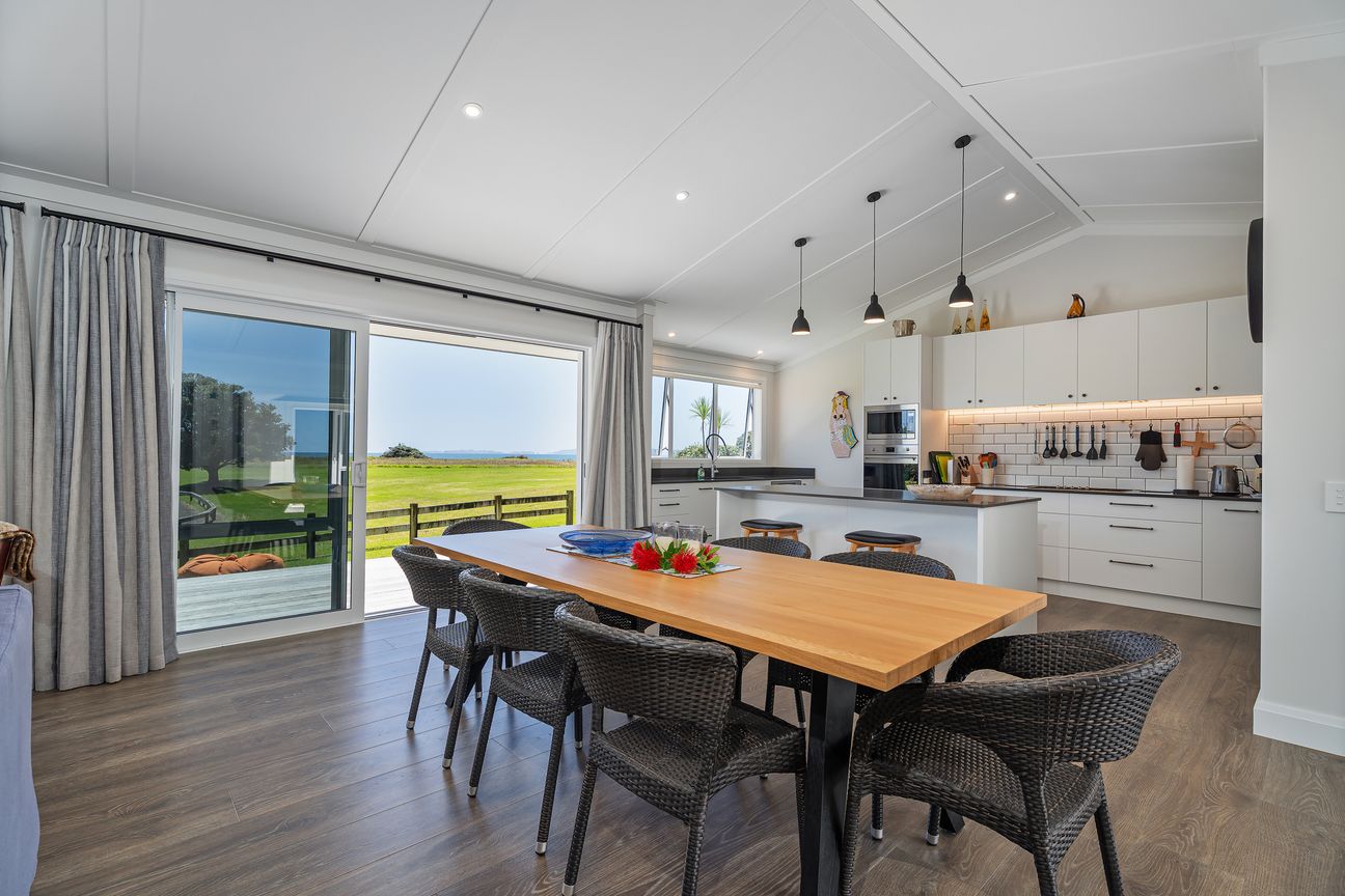 BEAUTIFUL BEACHFRONT - Ansicht 2