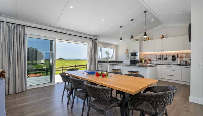 112 Ocean Close, Matarangi