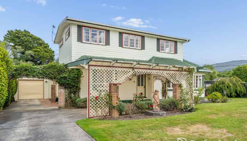 8 Islington Street, Trentham