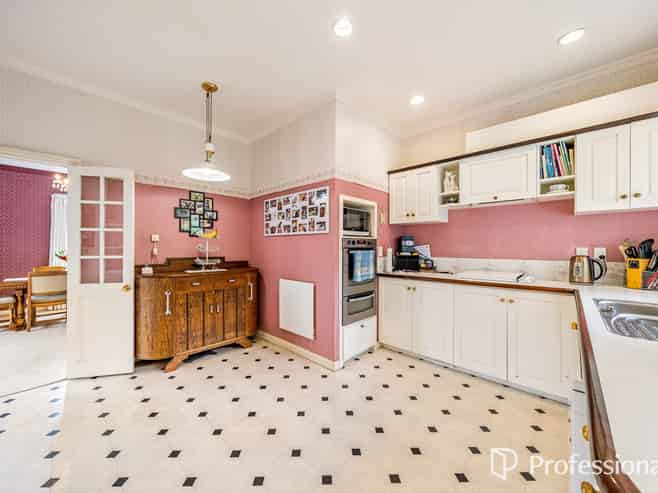 8 Islington Street, Trentham