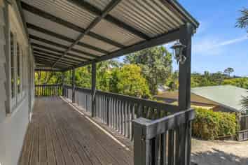 512A West Coast Road, Oratia