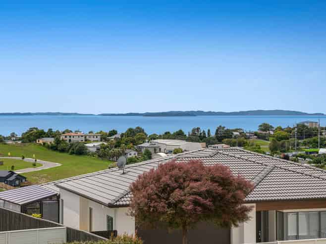 9 Ruth Craig Place, Stanmore Bay