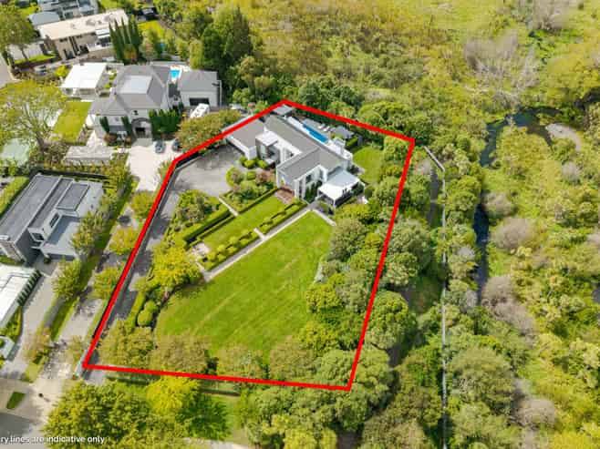 33 and 35 Glen Oaks Drive, Northwood