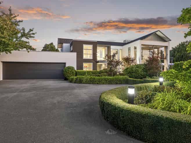 33 and 35 Glen Oaks Drive, Northwood