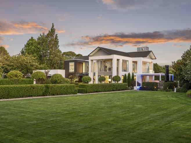 33 and 35 Glen Oaks Drive, Northwood