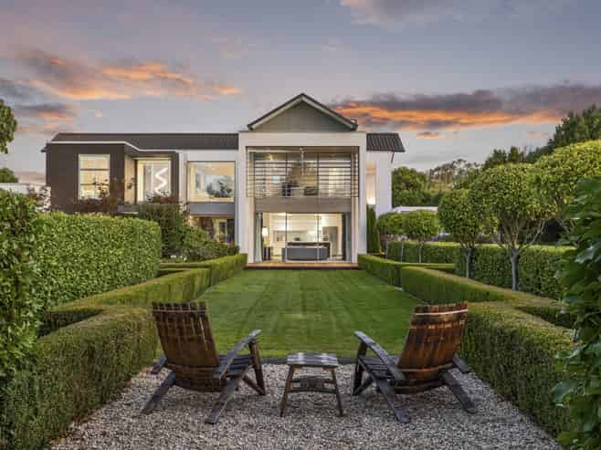 33 and 35 Glen Oaks Drive, Northwood