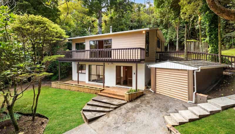 26 Titirangi Beach Road, Titirangi