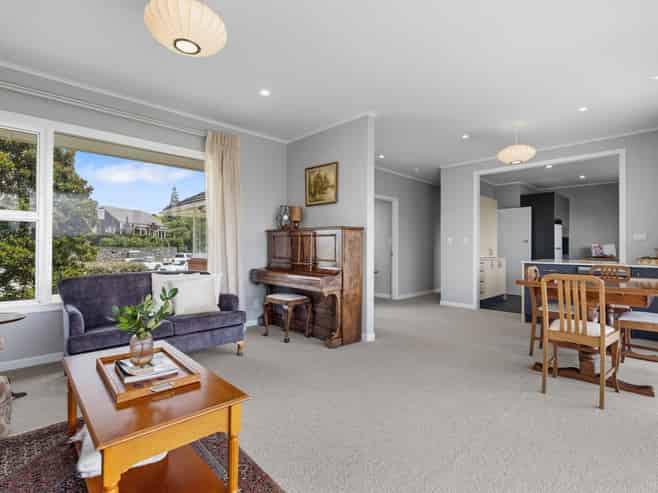 3 Hastie Avenue, Mangere Bridge