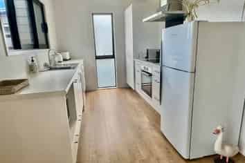 33 Pohutukawa Avenue, Red Beach