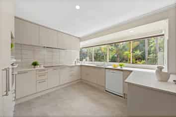 8 Landvale Court, Browns Bay