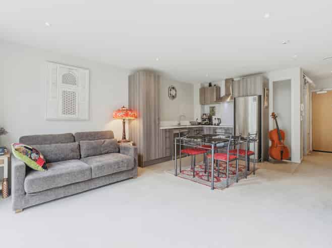 207/3 Rose Garden Lane, Albany