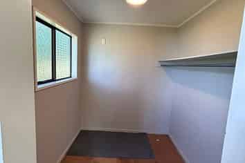 42 Earls Road, Saint Clair