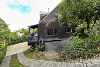 42 Earls Road, Saint Clair