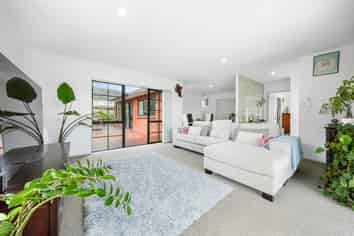 8 John Lister Close, Golflands