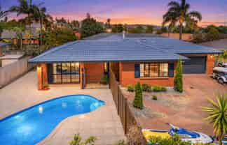 8 John Lister Close, Golflands