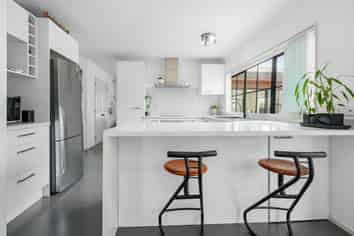 8 John Lister Close, Golflands