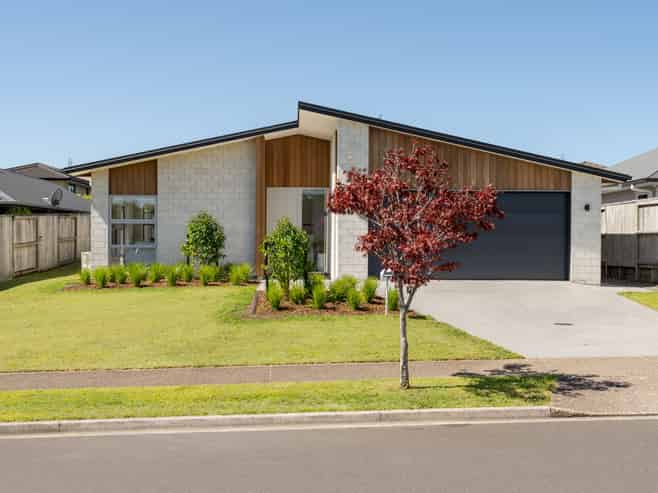 17 Puhirake Crescent, Pyes Pa