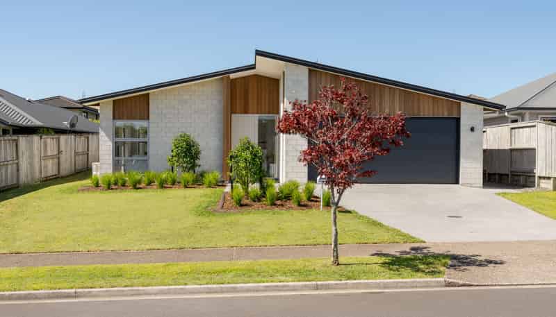 17 Puhirake Crescent, Pyes Pa