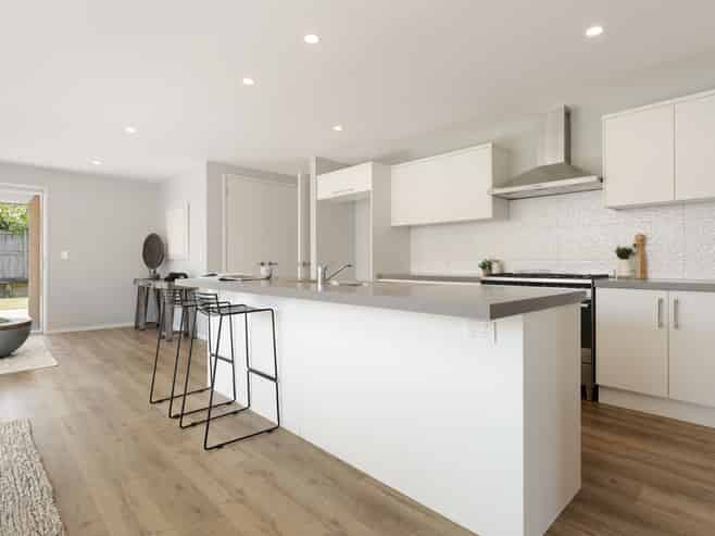 17 Puhirake Crescent, Pyes Pa