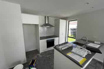 33a Achilles, Stratford