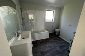 33a Achilles, Stratford