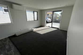 33a Achilles, Stratford