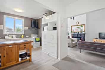 11 Amaru Road, One Tree Hill