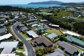 4 Protea Drive, Cable Bay