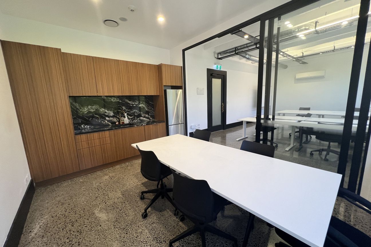 Modern Office + Boardroom | Convenient Location - Bild 3