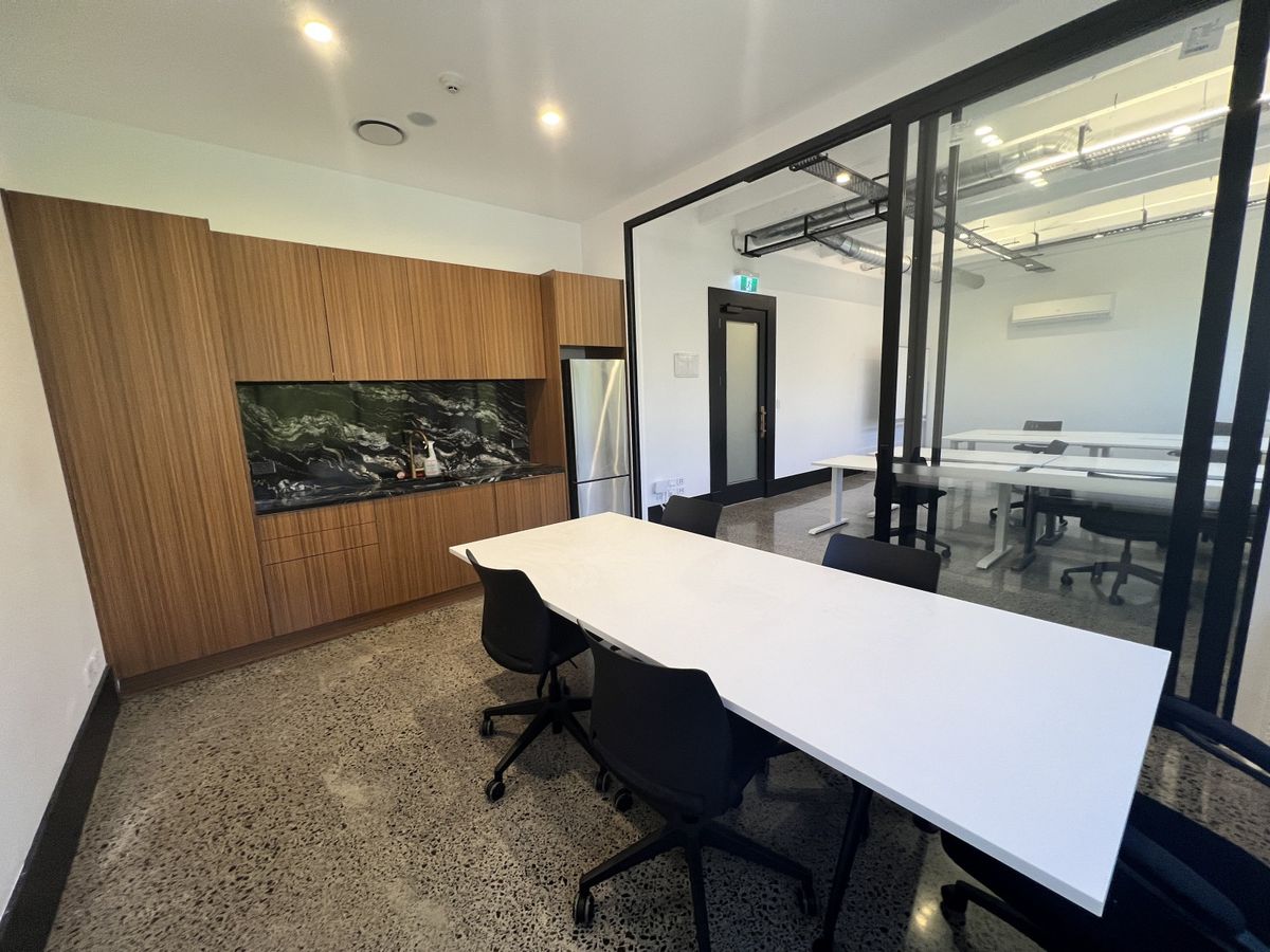 Modern Office + Boardroom | Convenient Location – pohled 3