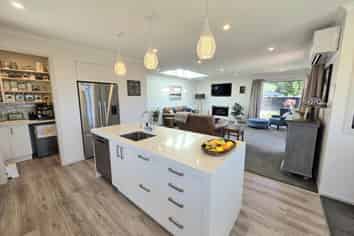 18 Avoca Drive, Waiareka Junction