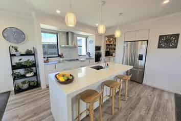 18 Avoca Drive, Waiareka Junction