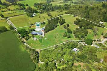 1214 Oruru Road, Peria