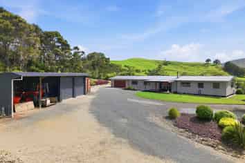 1214 Oruru Road, Peria