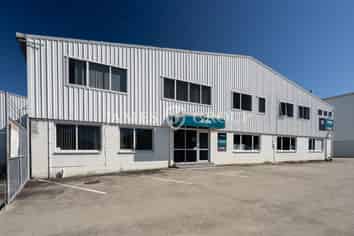 Tidy Te Atatū Office & Showroom - Available Now