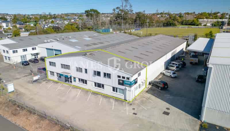 2/179 McLeod Road, Te Atatu South