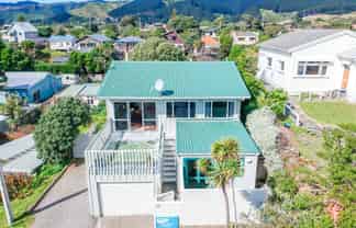 28 Aperahama Street, Paekakariki