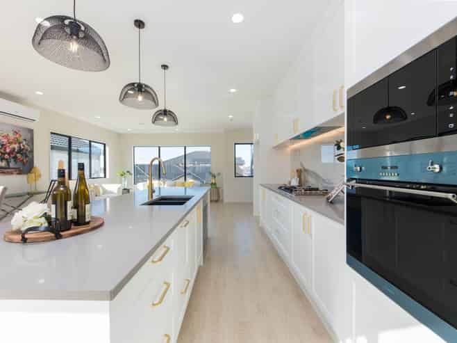 102 Thomas Road, Flat Bush