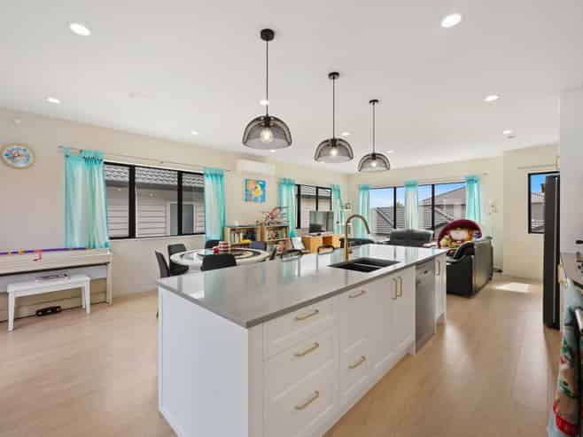 102 Thomas Road, Flat Bush