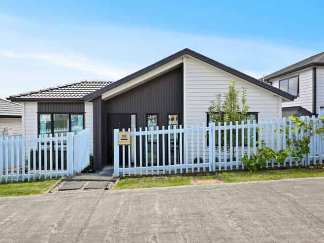 102 Thomas Road, Flat Bush