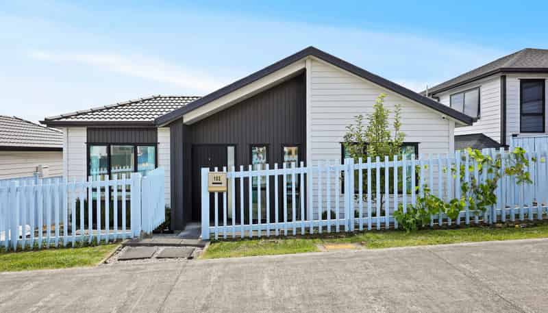 102 Thomas Road, Flat Bush