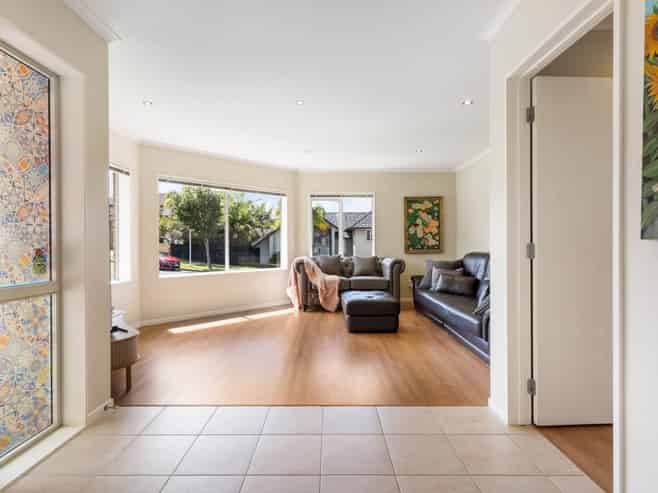 2 Leburn Crescent, Flat Bush