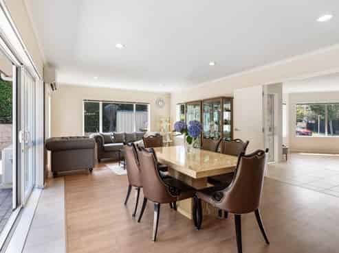 2 Leburn Crescent, Flat Bush