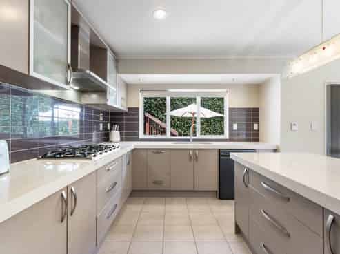 2 Leburn Crescent, Flat Bush