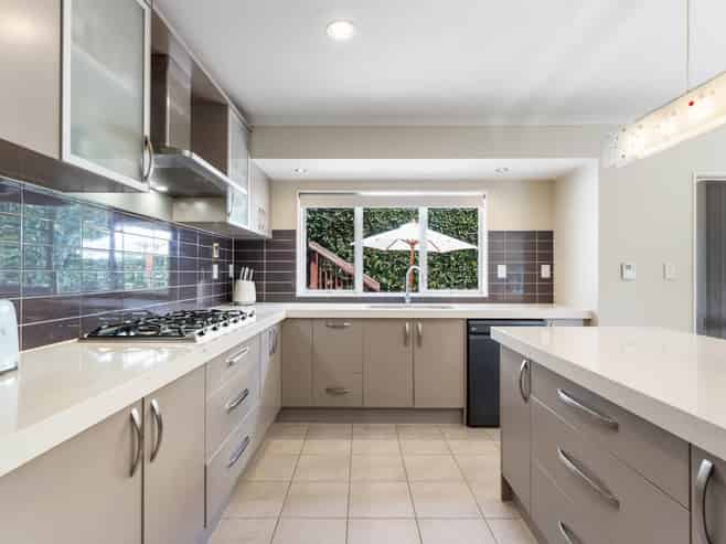 2 Leburn Crescent, Flat Bush