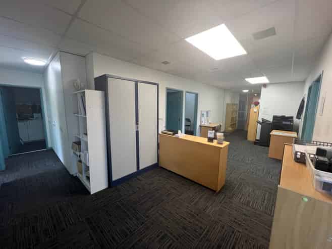 QUALITY FIRST FLOOR WITH LIFT ACCESS 
