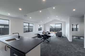 99 Hoffman Court, Waikiwi