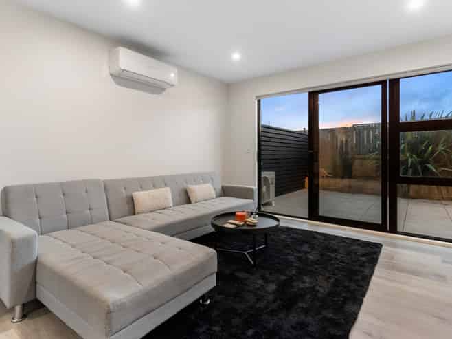 27 Ara Mara Hua, Henderson