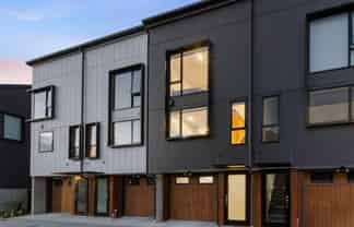 27 Ara Mara Hua, Henderson