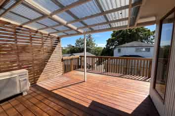 1 Christina Avenue, Te Atatu South